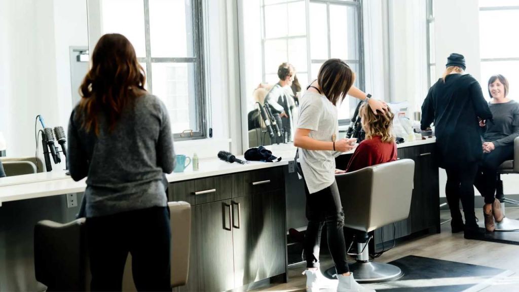 Can I book cosmetology services online in Riyadh from Diva Beauty Shop?