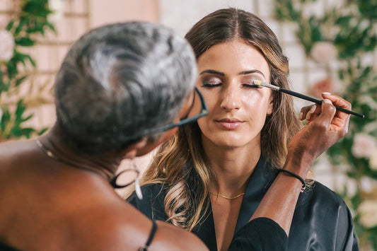 Do makeup artists in Riyadh offer trials before the wedding day?